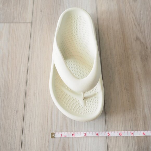 Crocs Mellow Recovery Flip Flops Cream Stucco Size Unisex W 10 M 8 - Picture 11 of 11